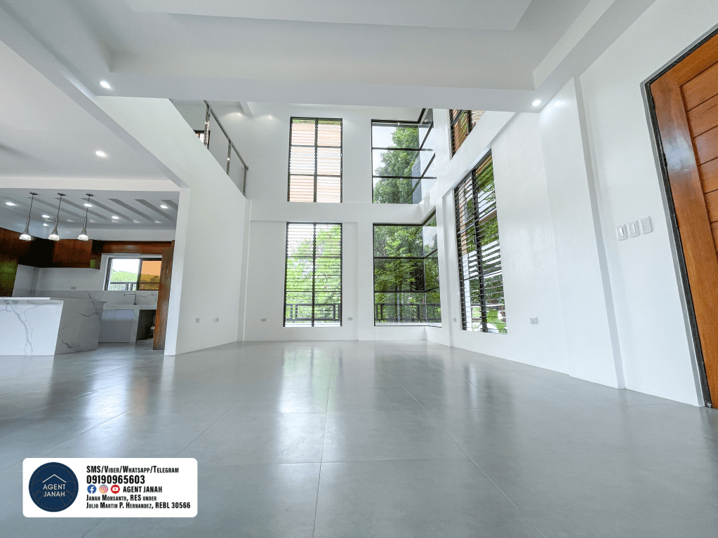 Living Room - RFO 6BR House & Lot atSun Valley Estates