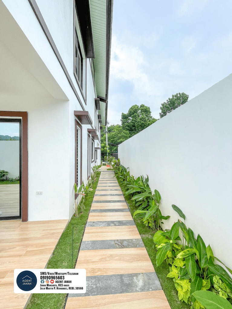 Pathway - RFO 6BR House & Lot in Sun Valley Estates
