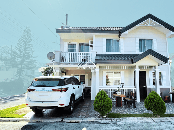 Corner Lot Home with Southern Charm near EK in South Hampton Sta. Rosa,&nbsp;Laguna